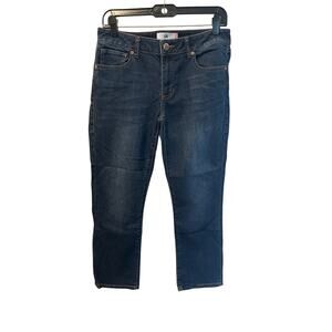 ⭐️ Women’s Cabi Cropped Dark Jeans. Size 6